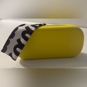 Marc Jacobs hardshell sunglasses/readers case NWOT